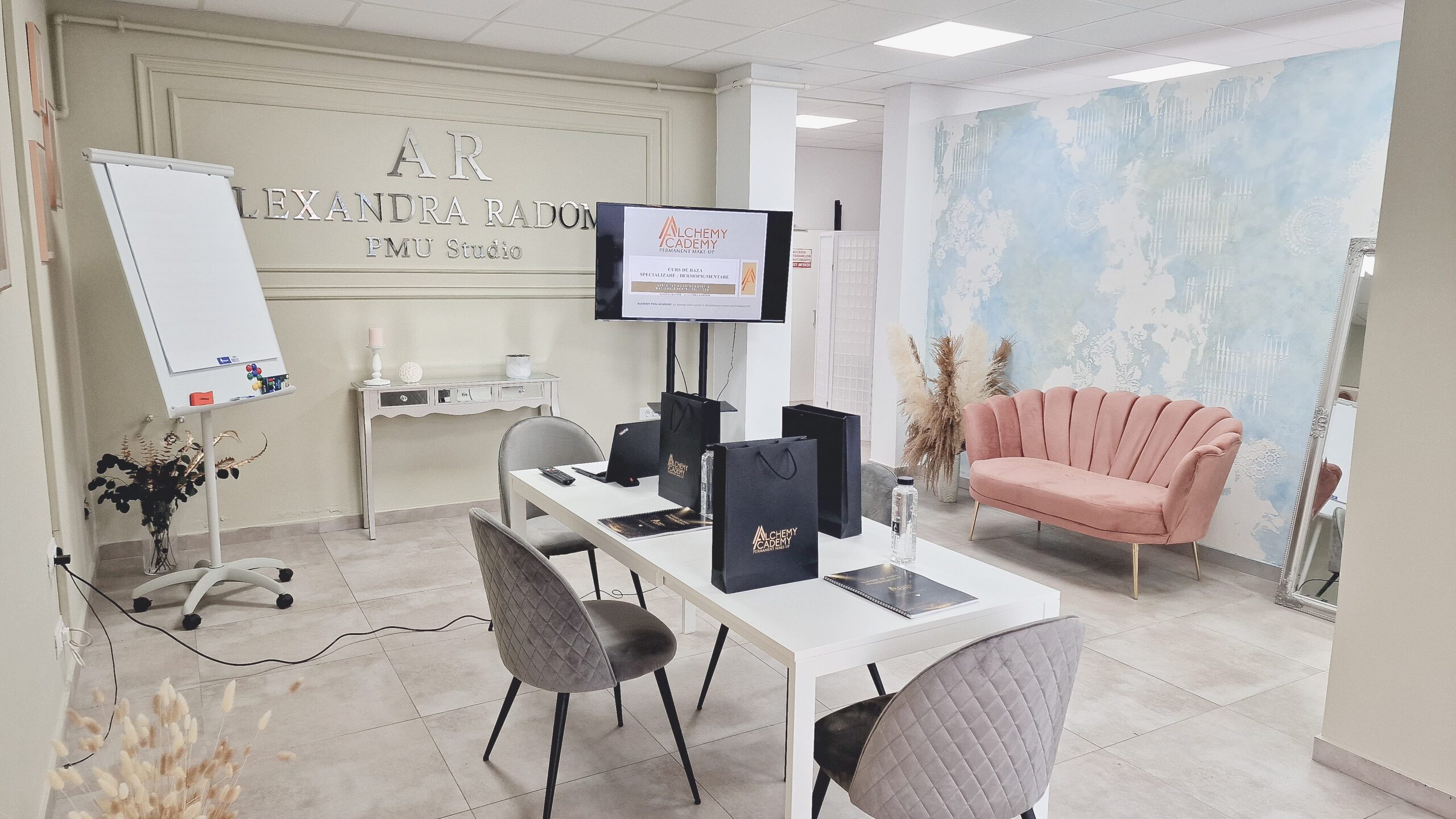Sala curs autorizat dermopigmentare in Sibiu